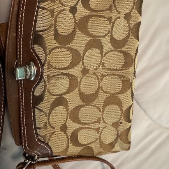 Coach Wristlet Wallet/Purse - Picture 3 of 3